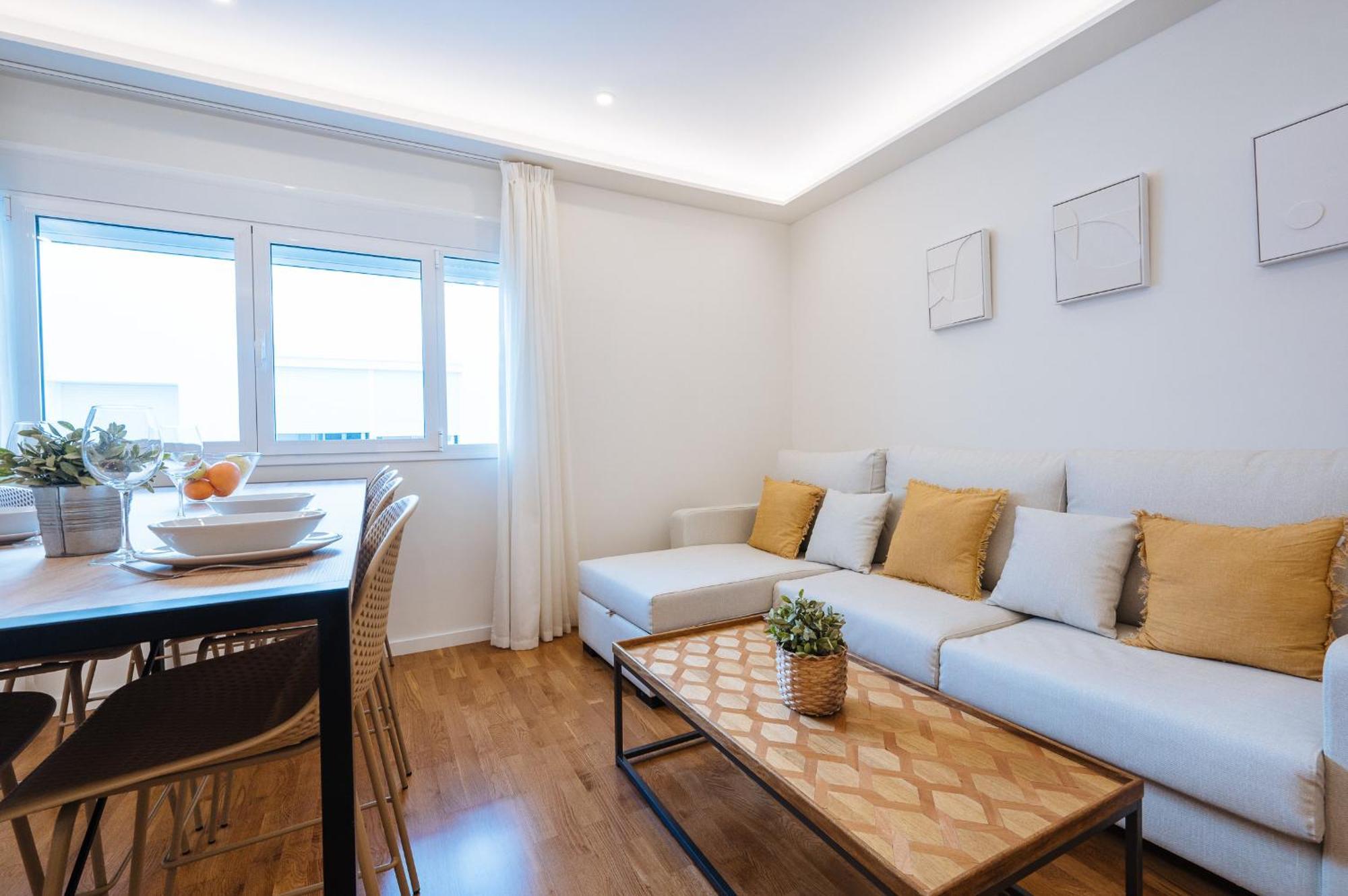 The Zentral Suites & Apartments Севиля Екстериор снимка