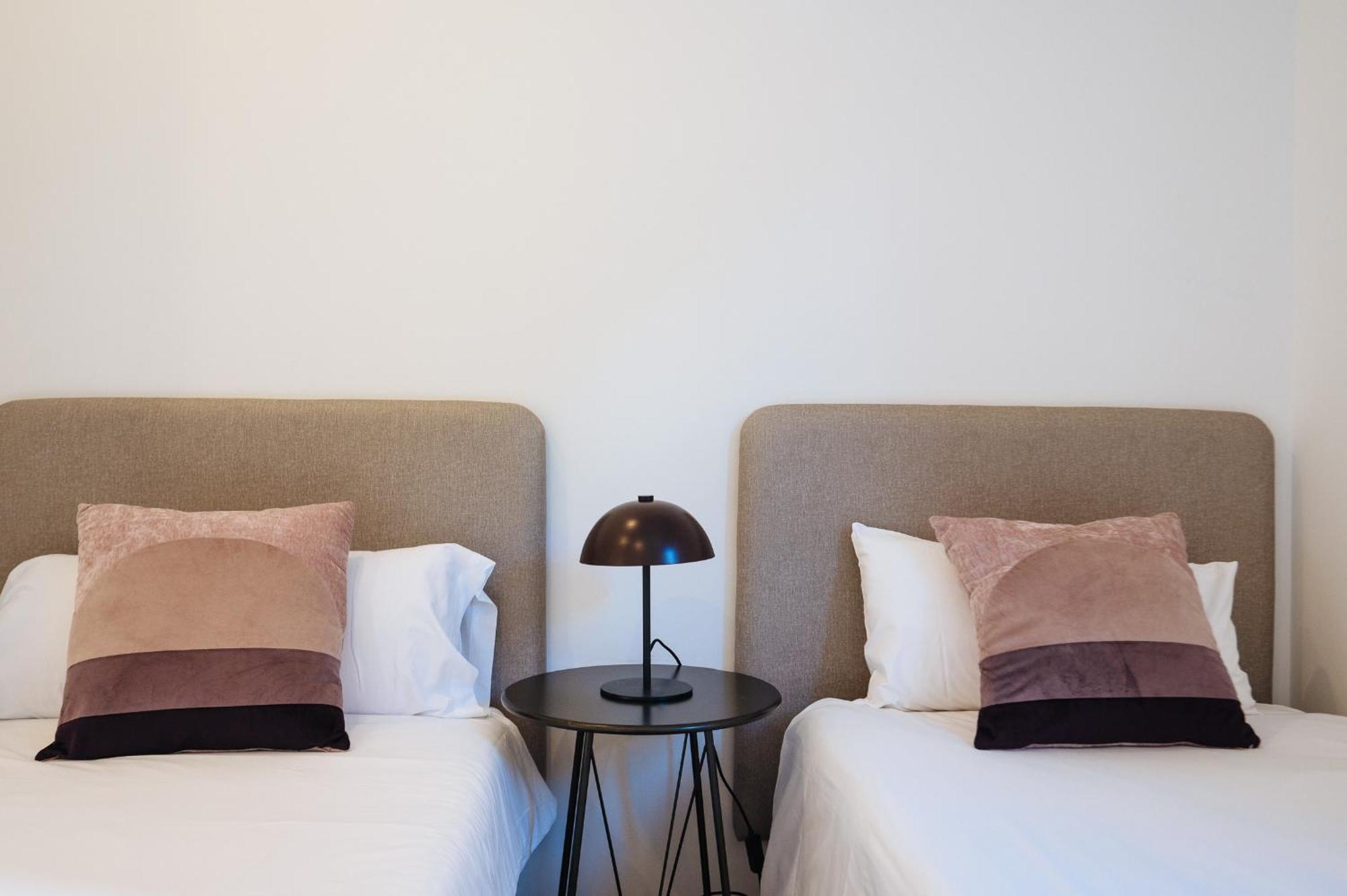 The Zentral Suites & Apartments Севиля Екстериор снимка