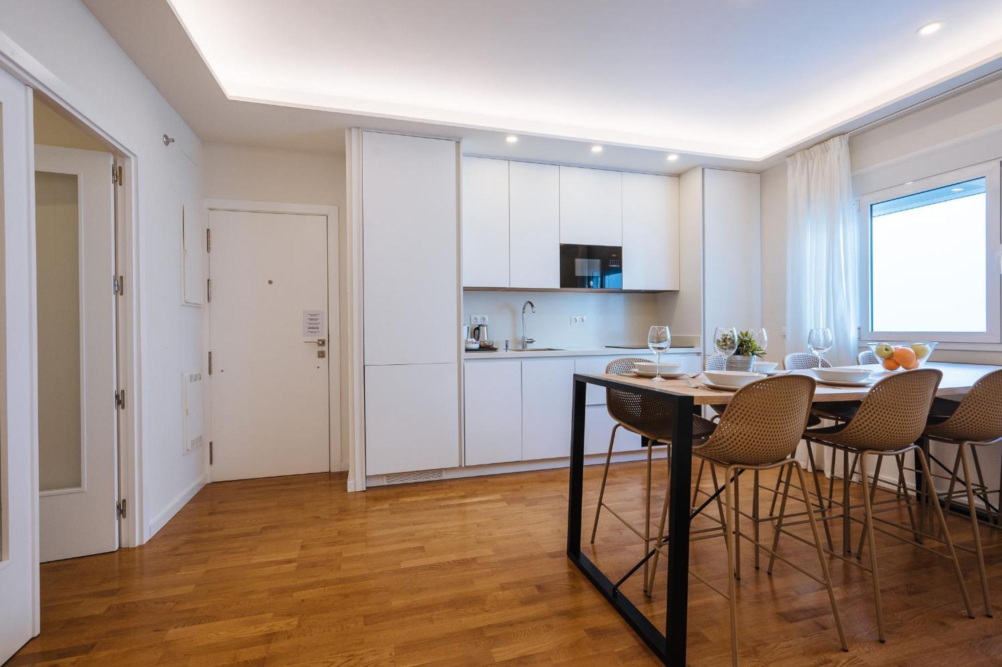 The Zentral Suites & Apartments Севиля Екстериор снимка