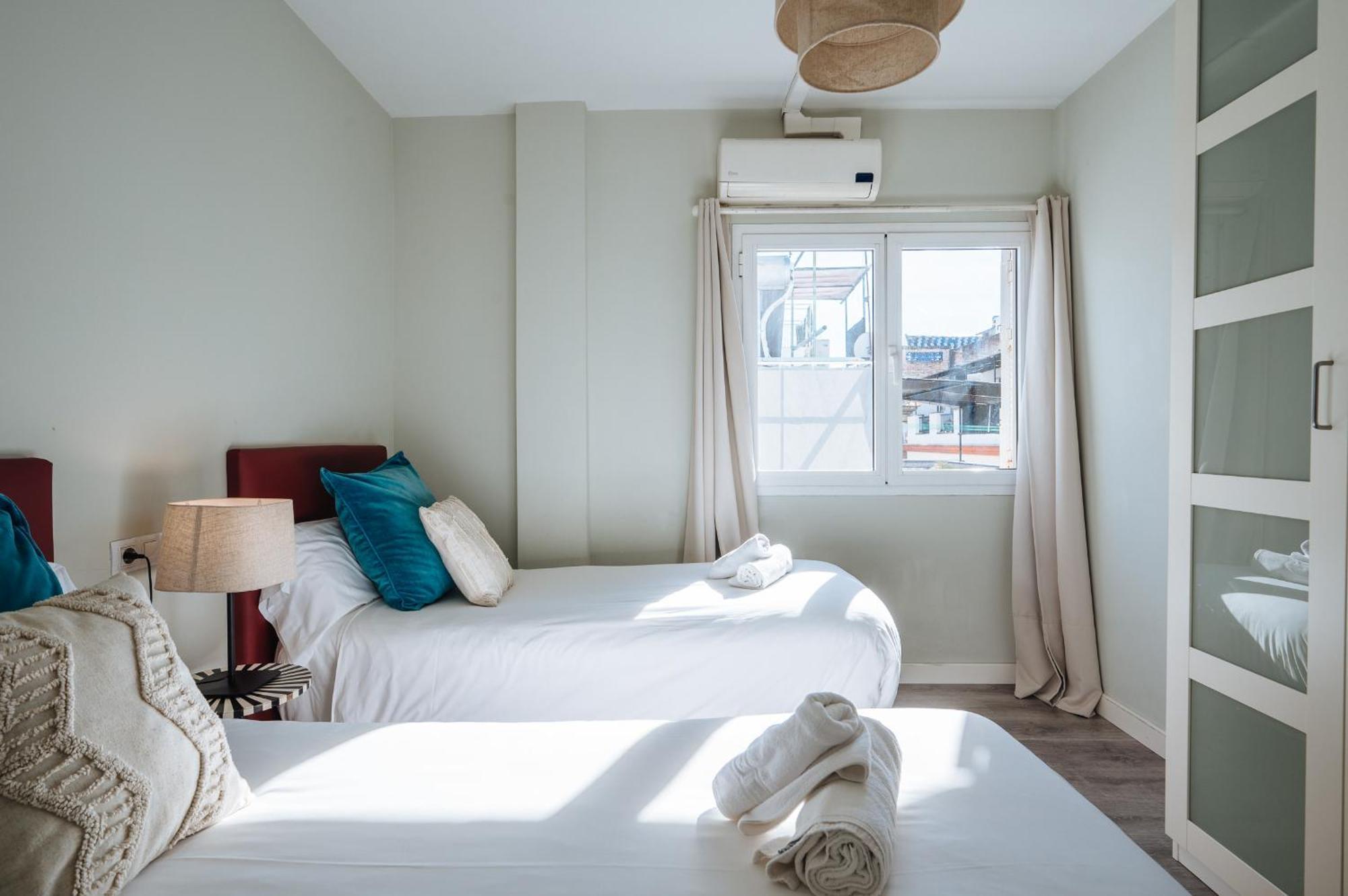 The Zentral Suites & Apartments Севиля Екстериор снимка