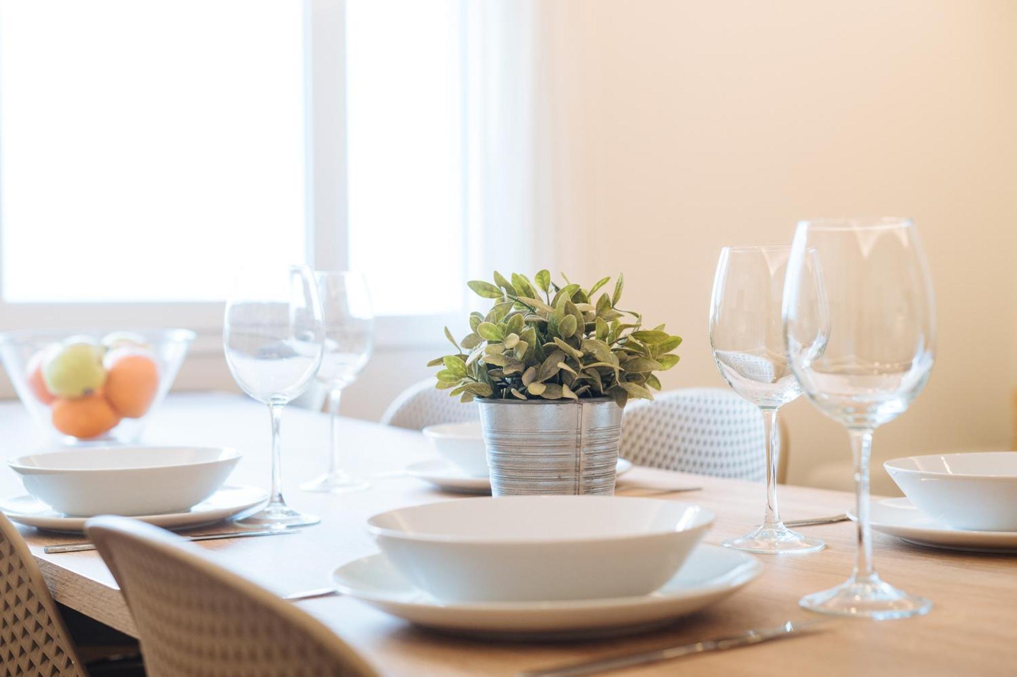 The Zentral Suites & Apartments Севиля Екстериор снимка