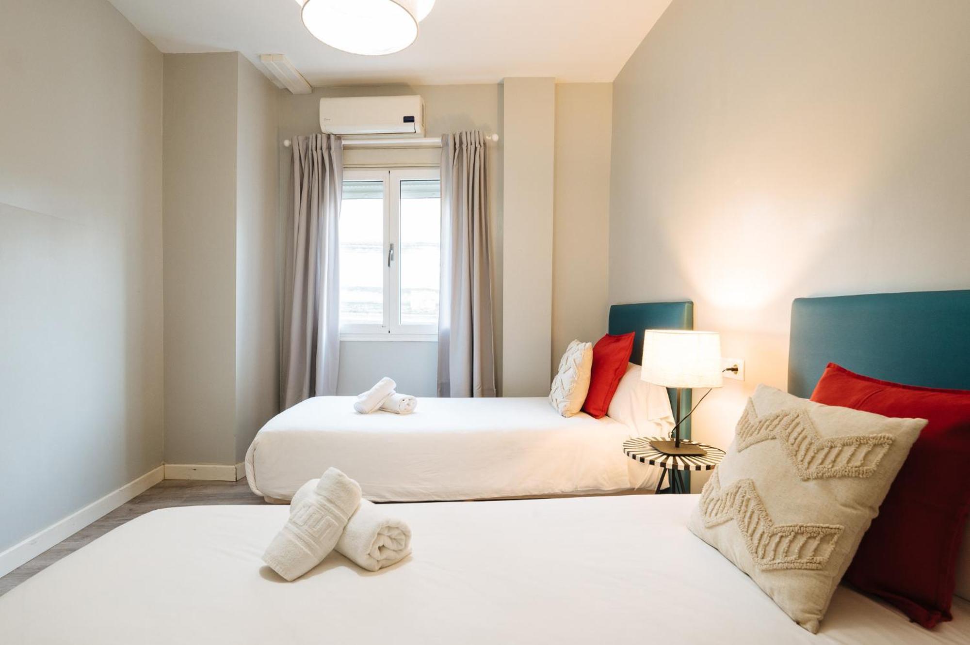 The Zentral Suites & Apartments Севиля Екстериор снимка