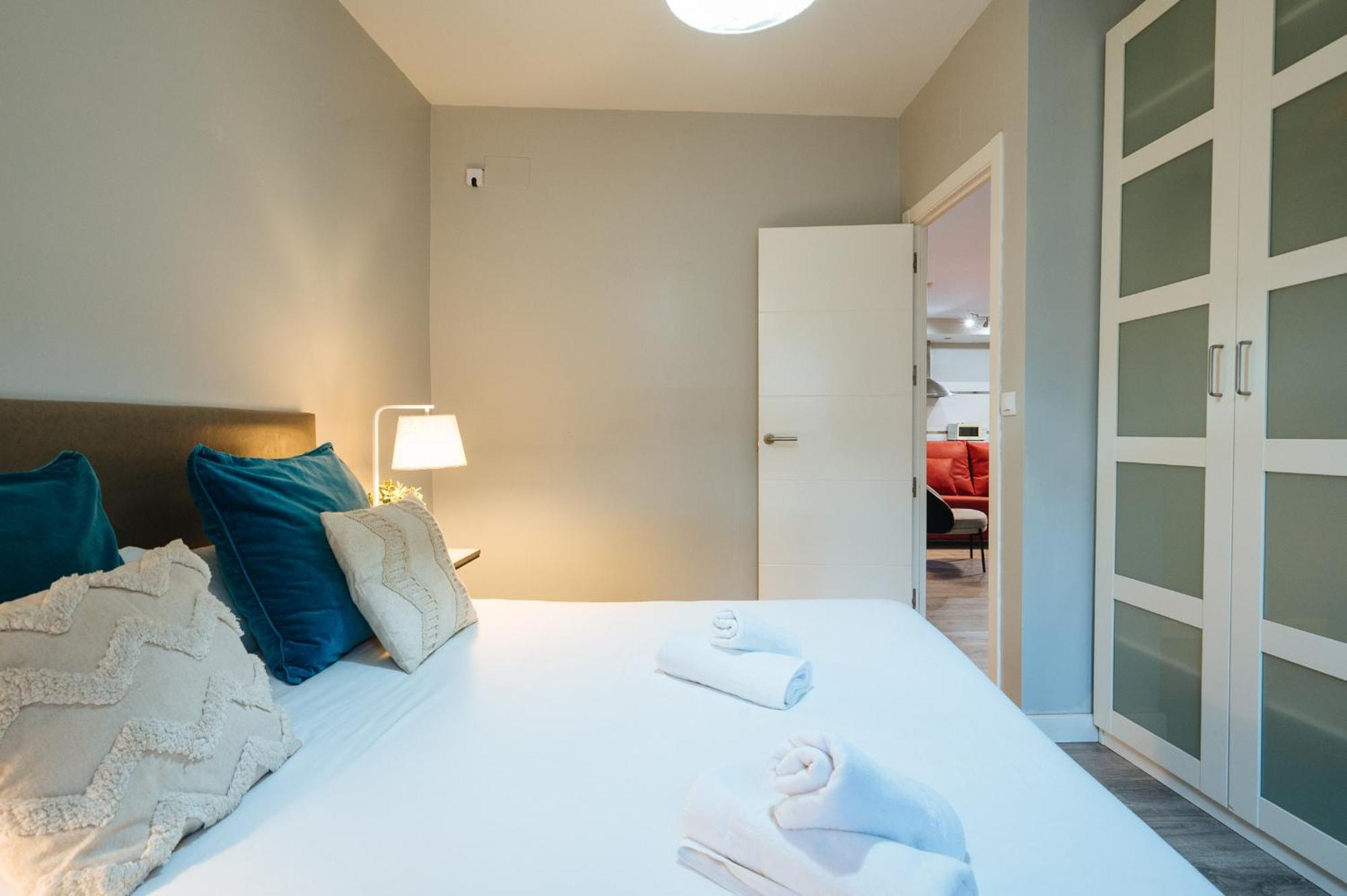 The Zentral Suites & Apartments Севиля Екстериор снимка