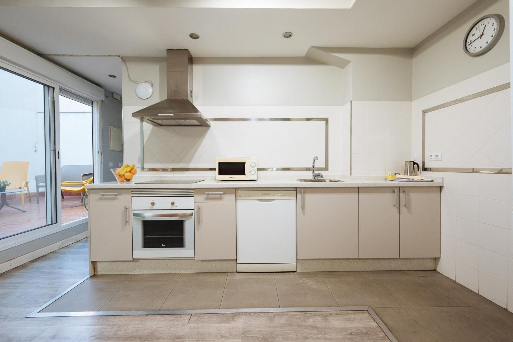 The Zentral Suites & Apartments Севиля Екстериор снимка