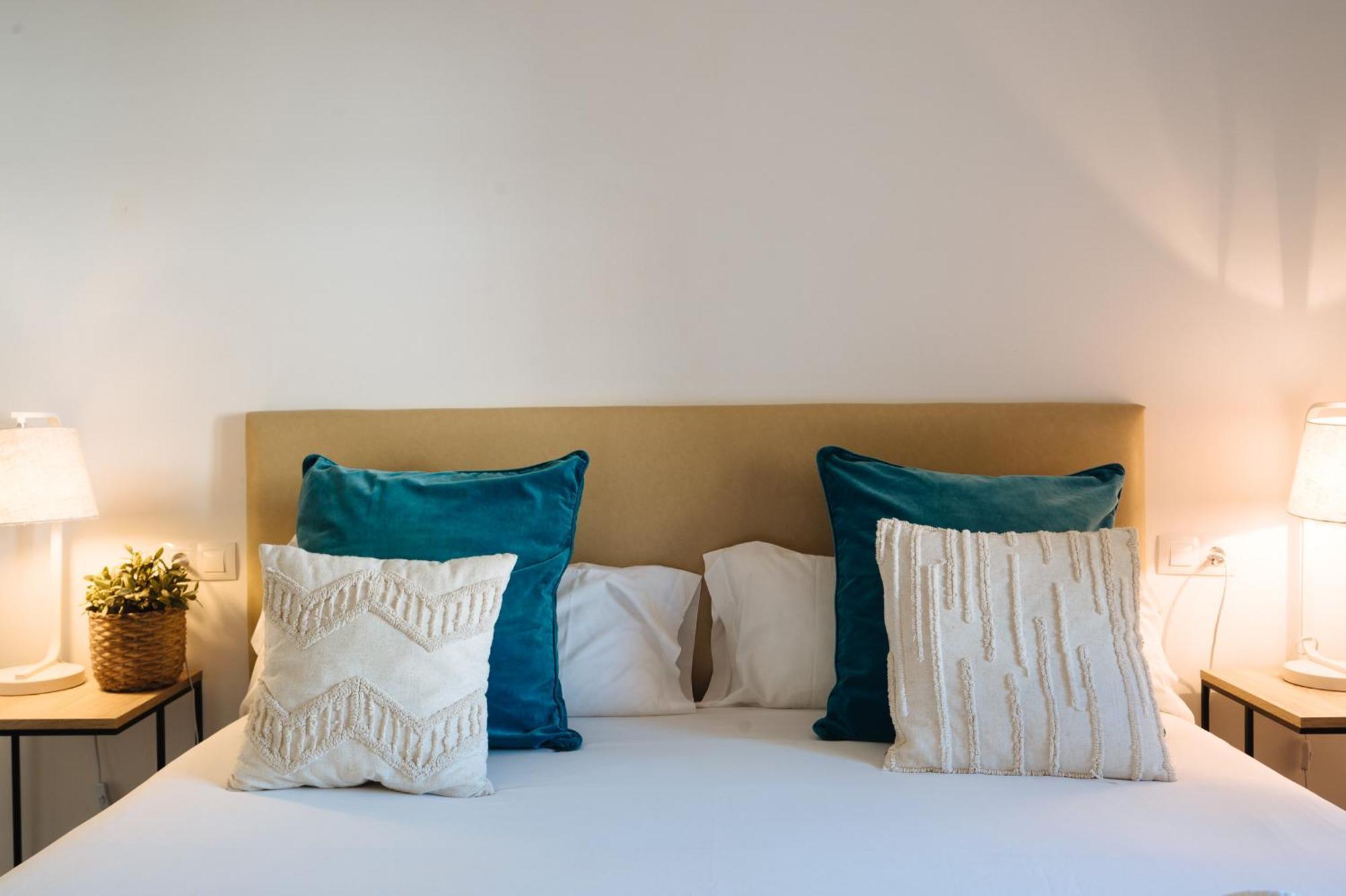 The Zentral Suites & Apartments Севиля Екстериор снимка