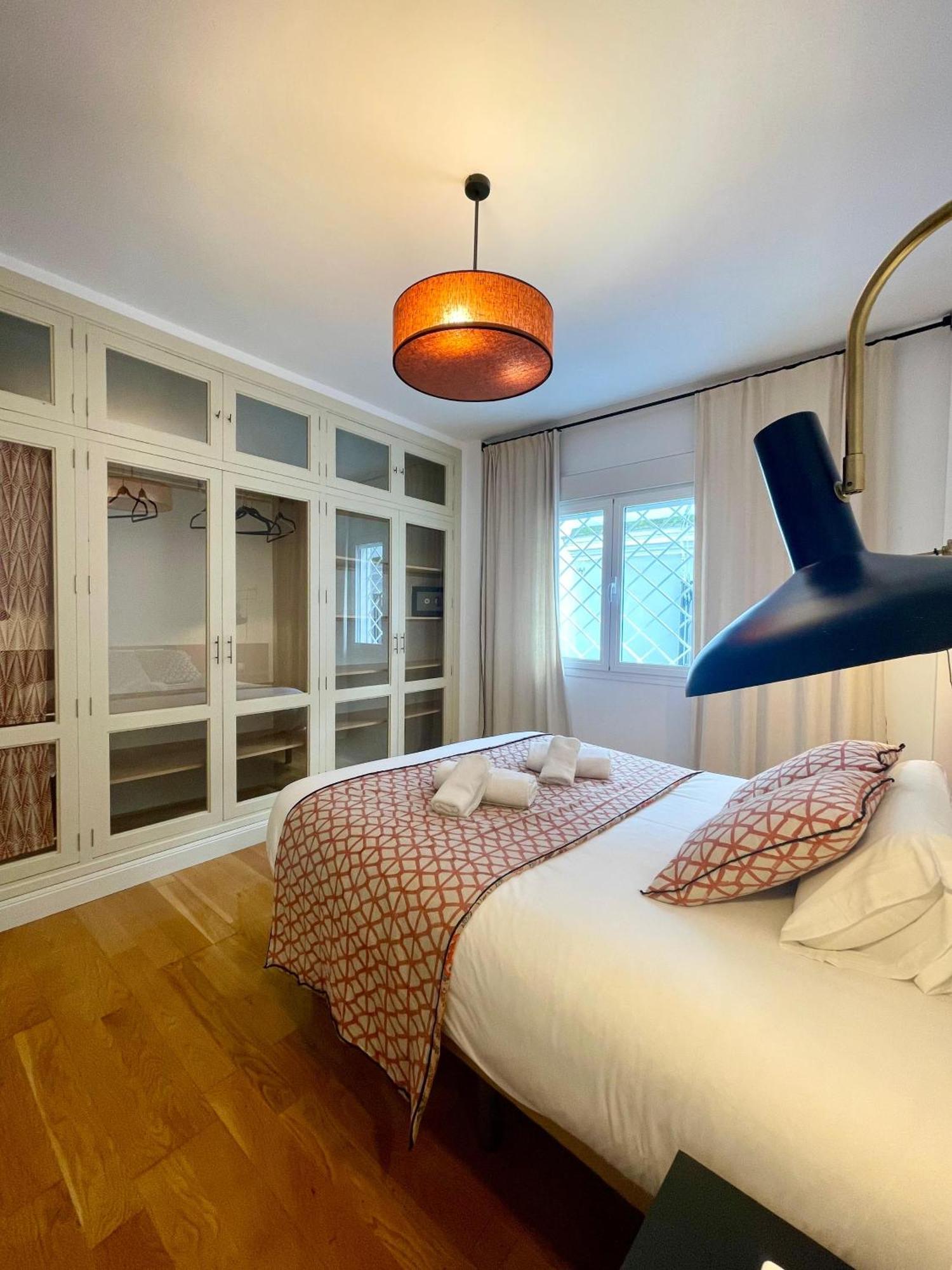 The Zentral Suites & Apartments Севиля Екстериор снимка