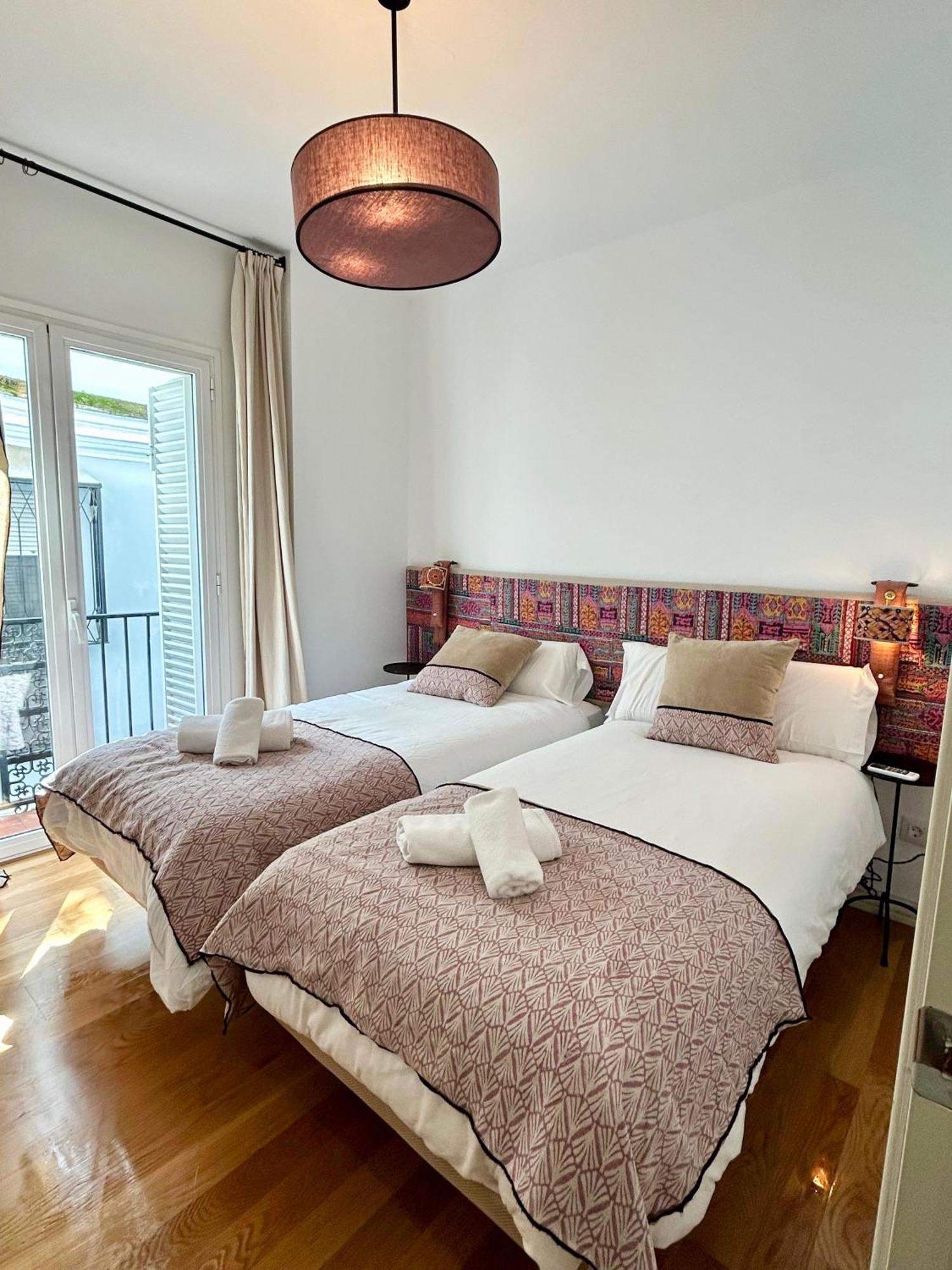 The Zentral Suites & Apartments Севиля Екстериор снимка